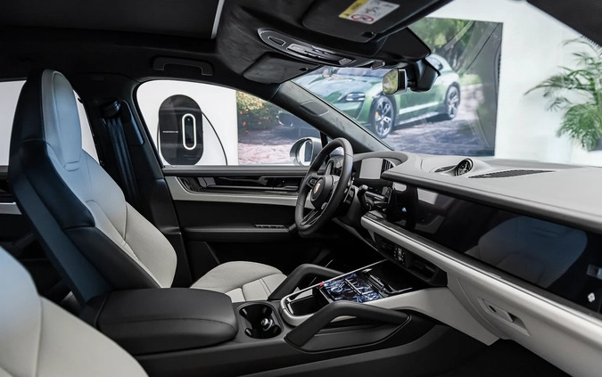 Porsche Cayenne cena 1091457 przebieg: 10, rok produkcji 2023 z Jedwabne małe 742